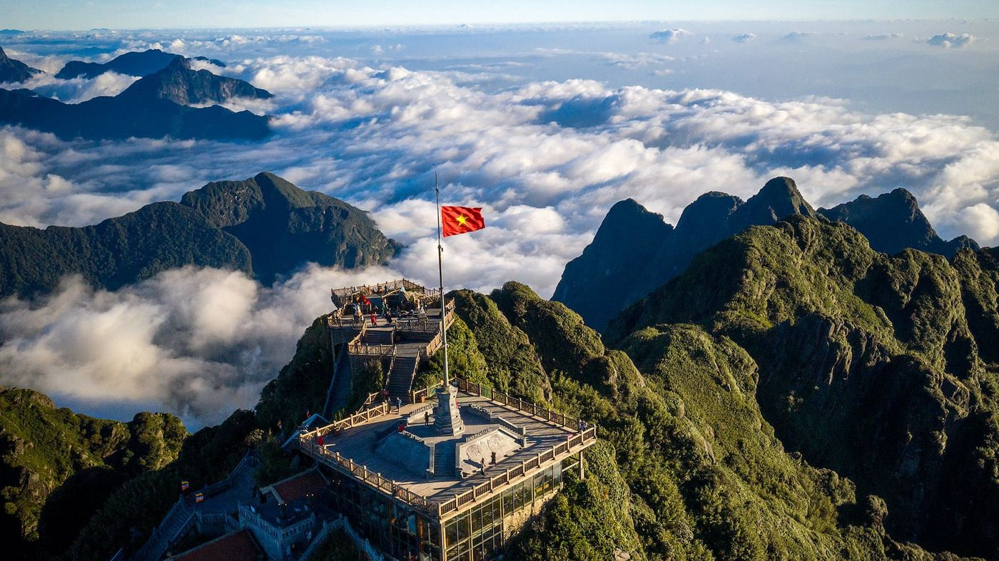 Sapa Tour from Hanoi: Discover Fansipan Mountain and Local Culture