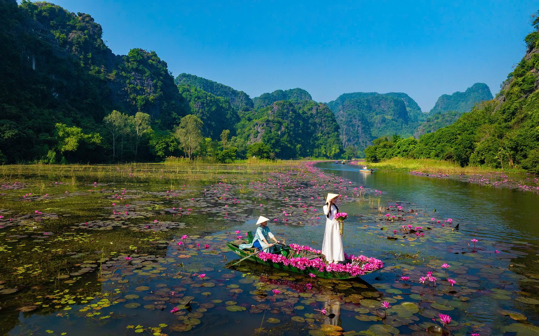 Ninh Binh Day Tour from Hanoi: Trang An, Hoa Lu & Mua Cave