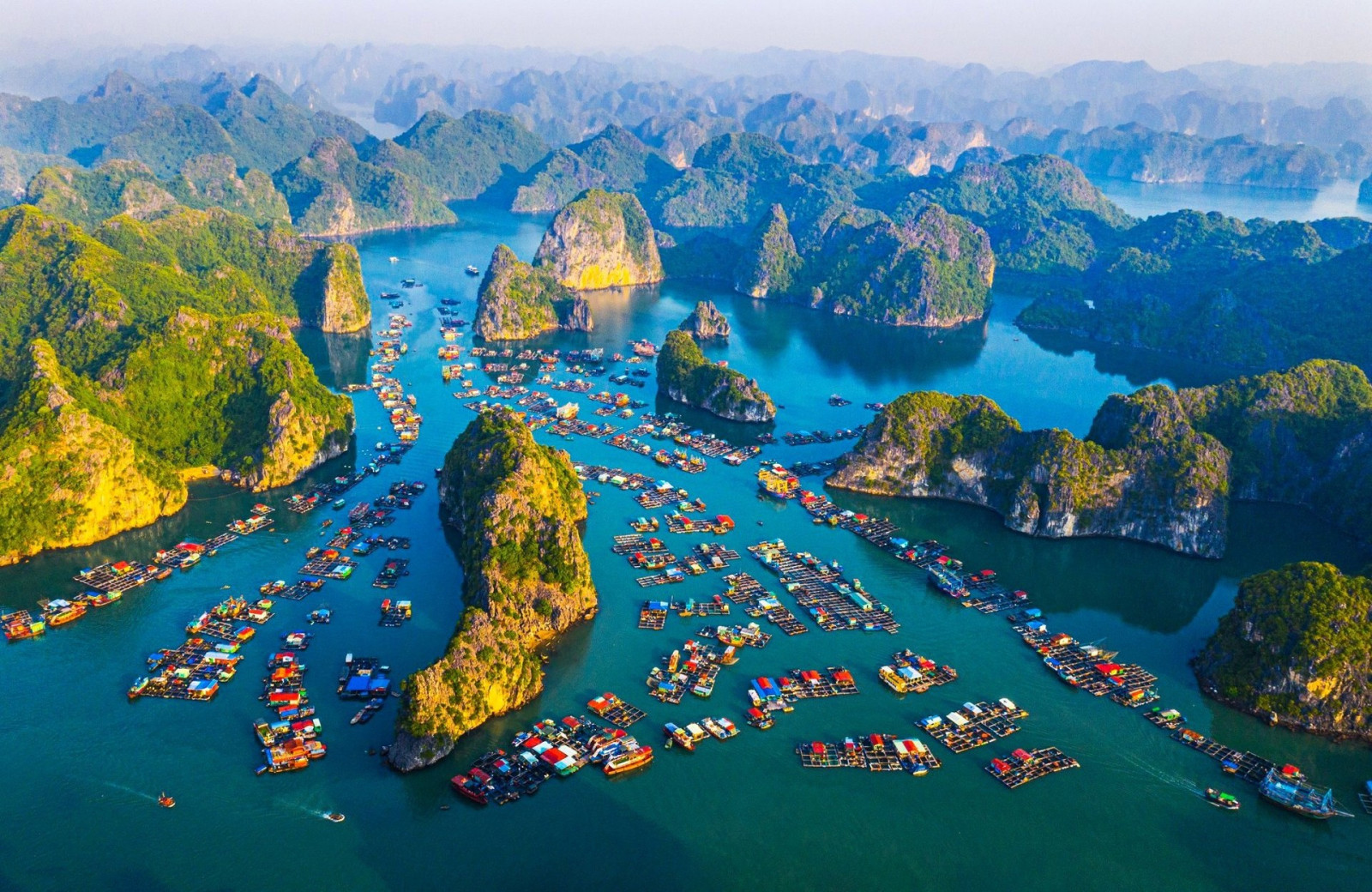 Ha Long Bay Day Trip from Hanoi: Cruise, Caves & Kayaking