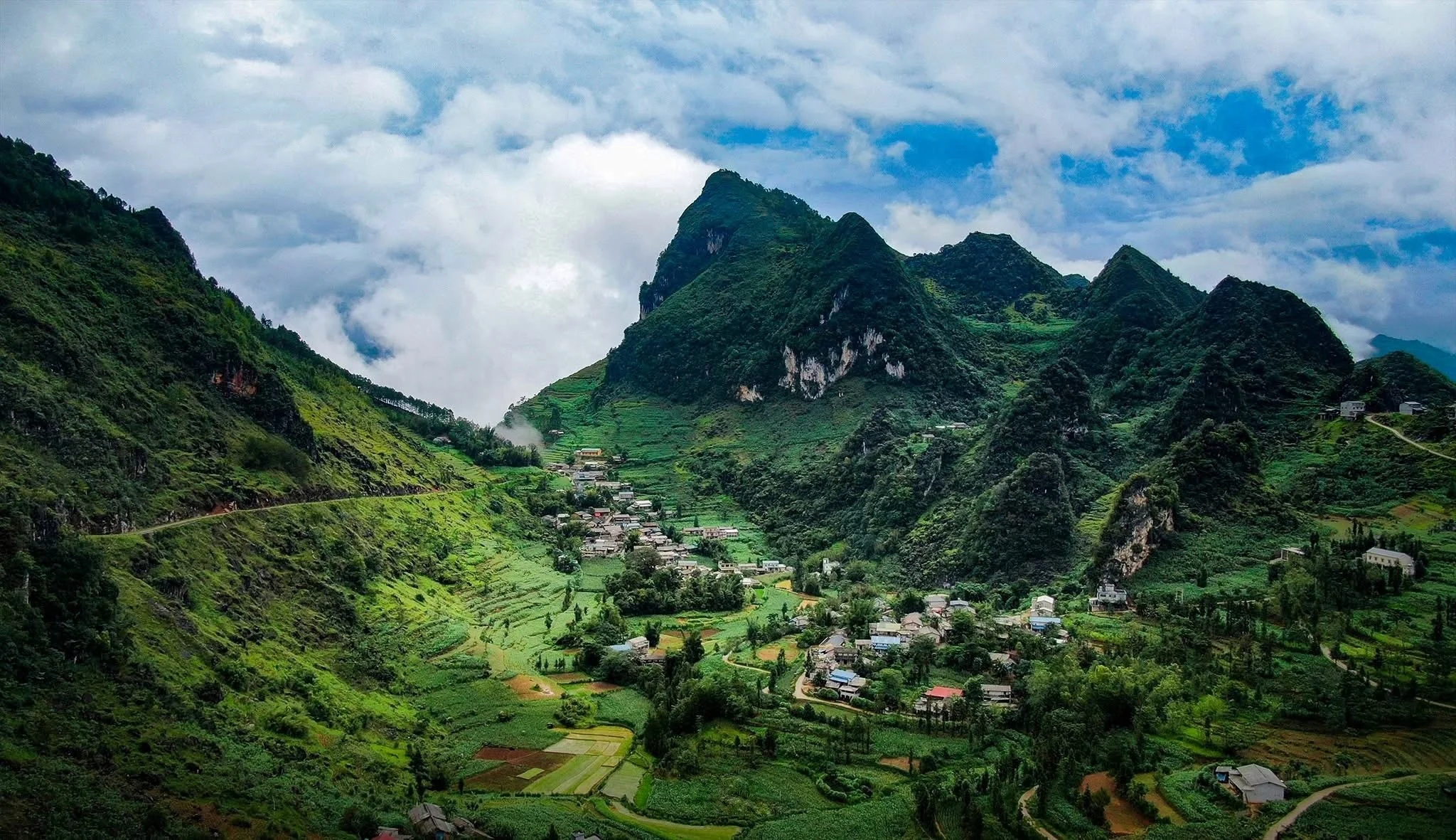 Ha Giang Loop Tour: Complete 3 Days 2 Nights Adventure