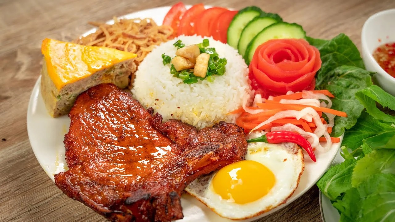 Saigon Street Food: 5 Local Dishes You Should Try